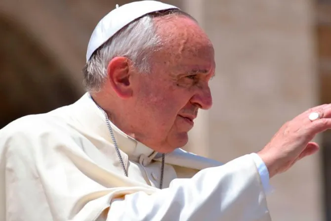 Papa Francisco: El diablo tiene 2 armas para destruir la Iglesia desde dentro