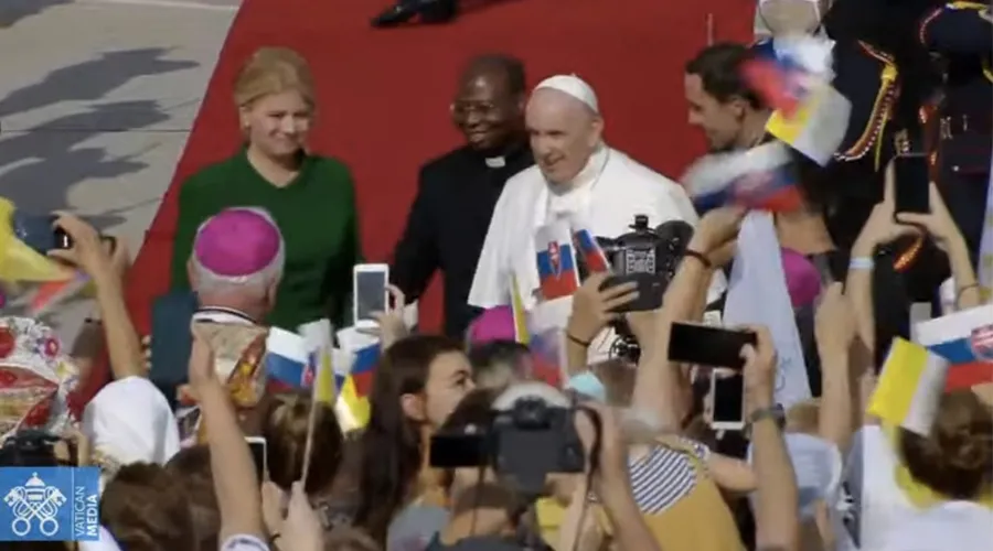 El Papa Francisco llega a Eslovaquia tras visitar Budapest