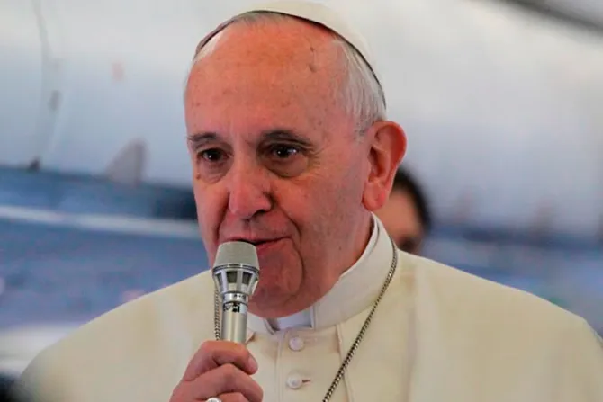 Papa Francisco pide garantizar convivencia tras salida de Reino Unido de Unión Europea
