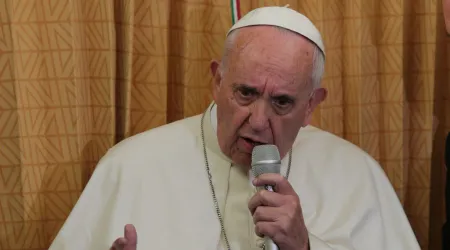 Papa Francisco: Adoctrinar niños con ideología de género es una maldad