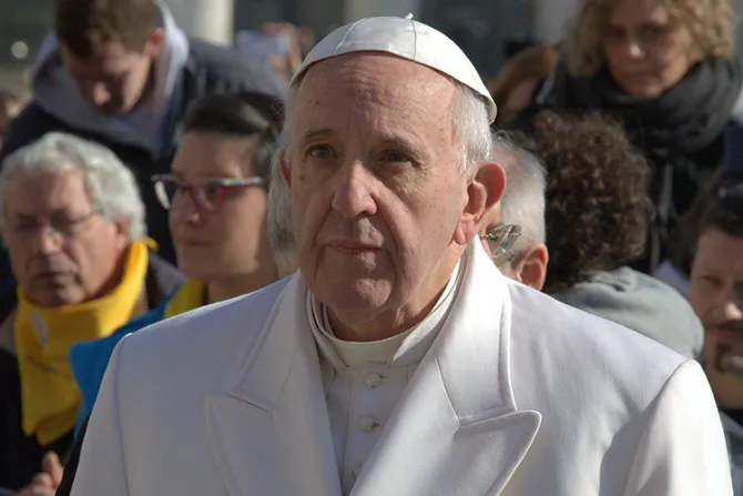 Papa Francisco: En muchas ciudades se vive como si fueran desiertos