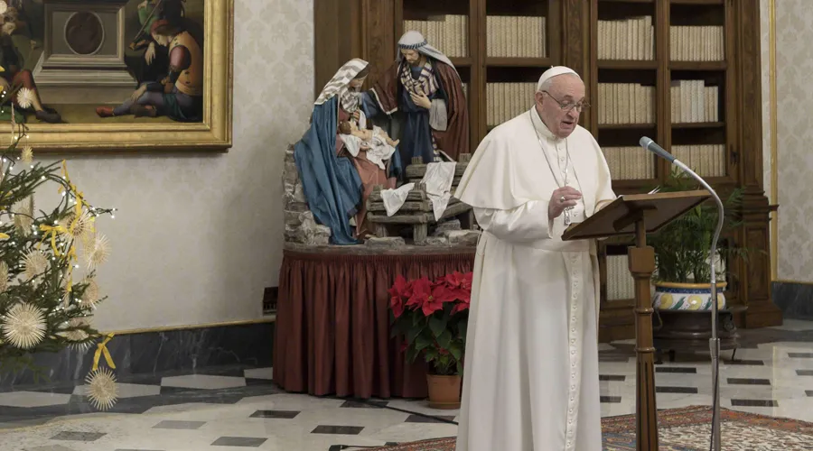 El Papa Francisco en el rezo del Ángelus desde la biblioteca. Foto: Vatican Media?w=200&h=150