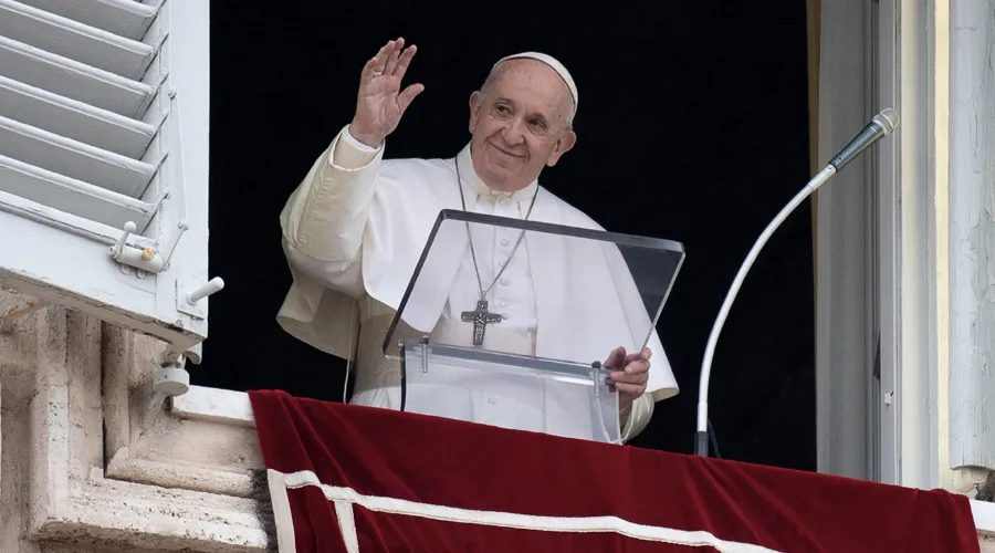 El Papa Francisco en el Ángelus. Crédito: Vatican Media?w=200&h=150
