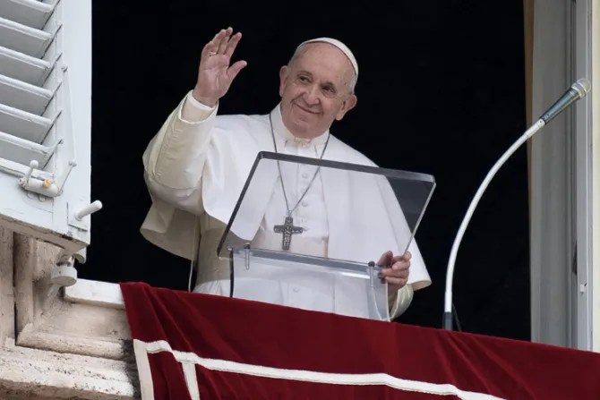 Papa: Búsqueda del prestigio personal se puede convertir en enfermedad del espíritu