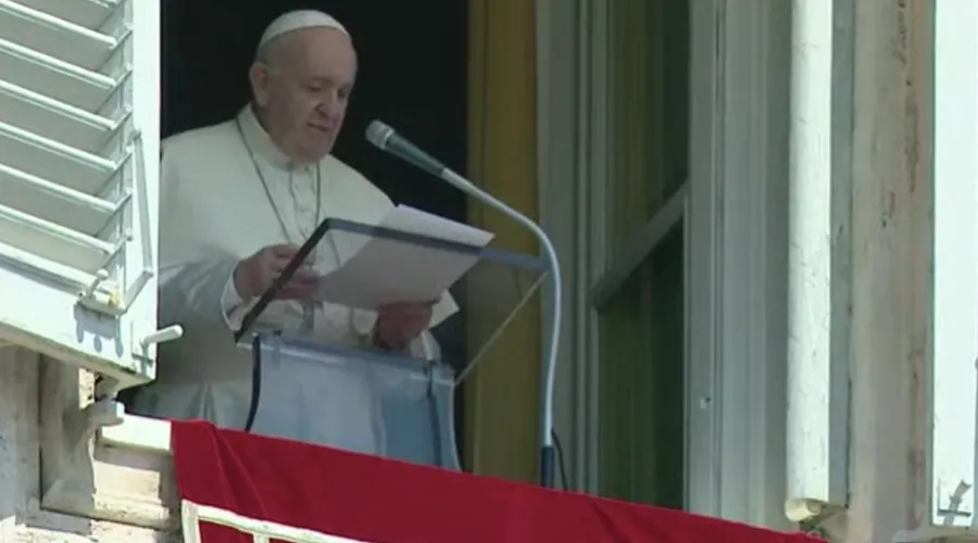 El Papa Francisco en el rezo del Ángelus. Foto: Captura YouTube?w=200&h=150