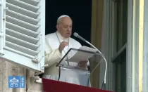 El Papa Francisco en el rezo del Ángelus. Foto: Captura YouTube