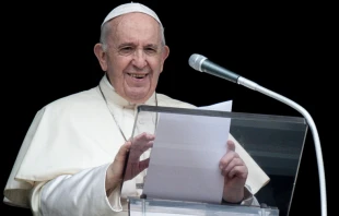 El Papa Francisco en el rezo del u00c1ngelus. Foto: Vatican Media 
