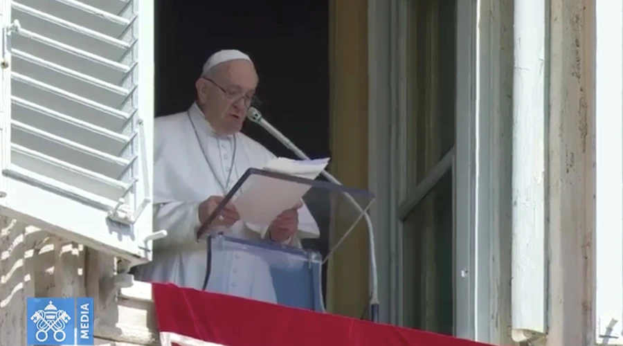 El Papa Francisco en el rezo del Ángelus. Foto: Captura YouTube?w=200&h=150