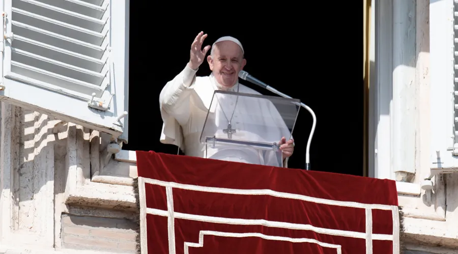 ¿Rezo solo cuando necesito algo?, cuestiona el Papa en la Epifanía 2022