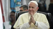 Imagen referencial. Papa Francisco aplaudiendo. Foto: Vatican Media