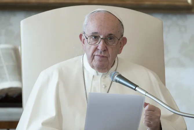 El Papa destaca a jóvenes el valor de la pureza y el respeto de la dignidad de la mujer