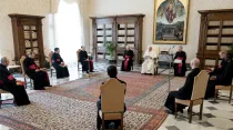 El Papa Francisco en la Audiencia General en la Biblioteca del Palacio Apostólico. Foto: Vatican Media