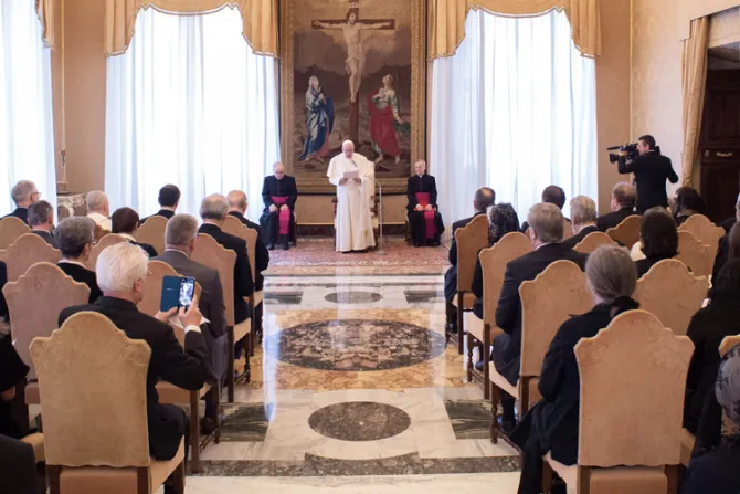 Papa Francisco: La persona humana debe ser siempre defendida y protegida en su integridad