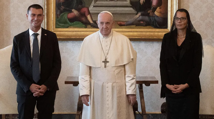 El Papa Francisco con los capitanes regentes de San Marino. Foto: Vatican Media