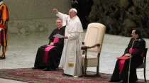 Papa Francisco hoy en audiencia con fieles de Cassano all'Jonio. Foto: Bohumil Petrik / ACI Prensa.