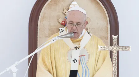 Papa invita a imitar al mentor de San Juan Pablo II para transformar las tinieblas en luz