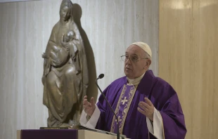 El Papa Francisco en la Misa de la Casa Santa Marta. Foto: Vatican Media  