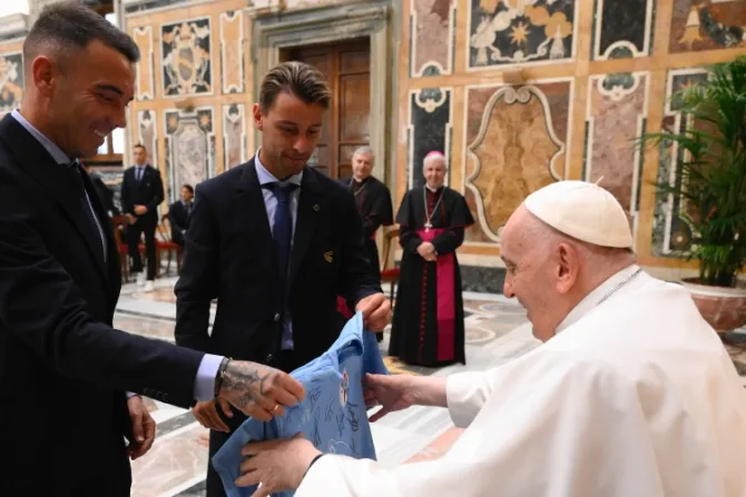El Papa Francisco pide conservar la mística “amatorial” en el fútbol