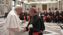 Papa Francisco y el Cardenal Angelo Becciu en 2019. Crédito: Vatican Media