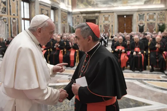 El Papa Francisco se disculpa en una carta con el Cardenal Becciu, acusado de corrupción