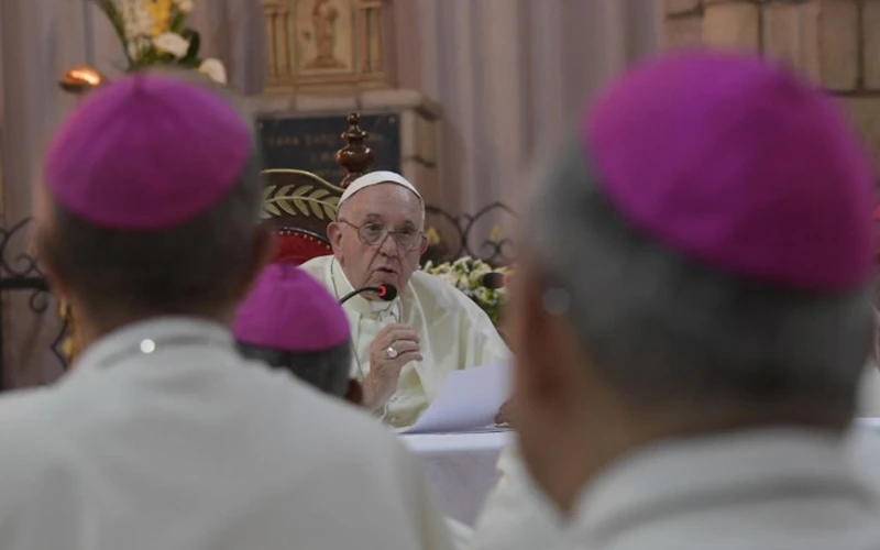 Imagen referencial. Papa Francisco con obispos. Foto: Vatican Media?w=200&h=150