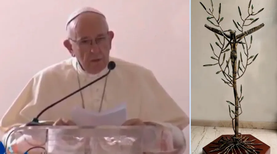 Papa Francisco entrega regalo a internos / Foto: Captura de pantalla - Oficina Prensa Santa Sede