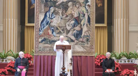 Papa Francisco a la Curia Romana: No debemos cansarnos de rezar siempre