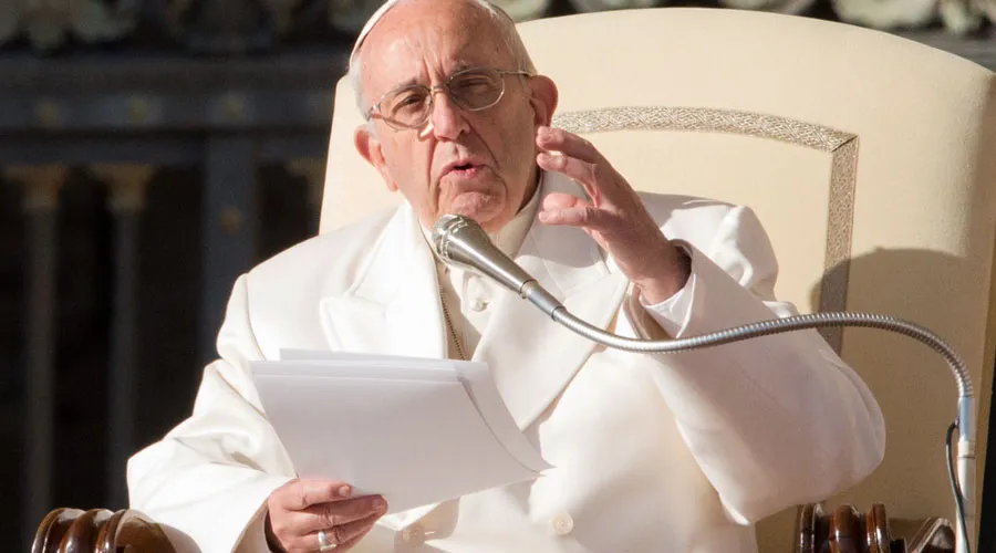 Papa Francisco invita a los periodistas a rezar esta oración para transmitir la verdad