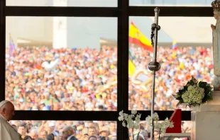 El Papa Francisco en el Santuario Mariano de Fátima este 5 de agosto de 2023. Crédito: Daniel Ibañez/ACI Prensa 