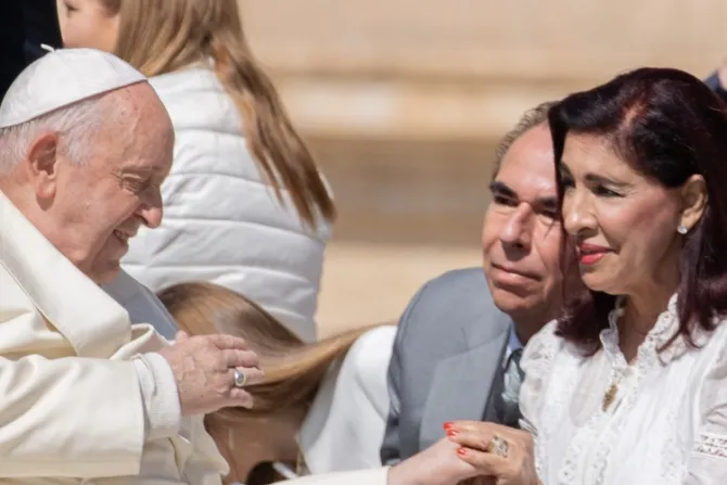 El Papa Francisco abre el voto a los laicos, incluidas las mujeres, en el Sínodo