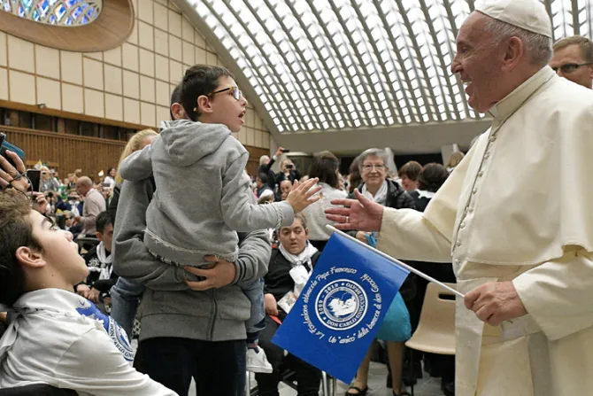 El Papa Francisco anima a servir así a quienes tienen alguna discapacidad