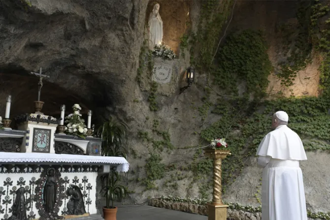 El Papa Francisco pide rezar por estas intenciones a la Virgen de Lourdes 