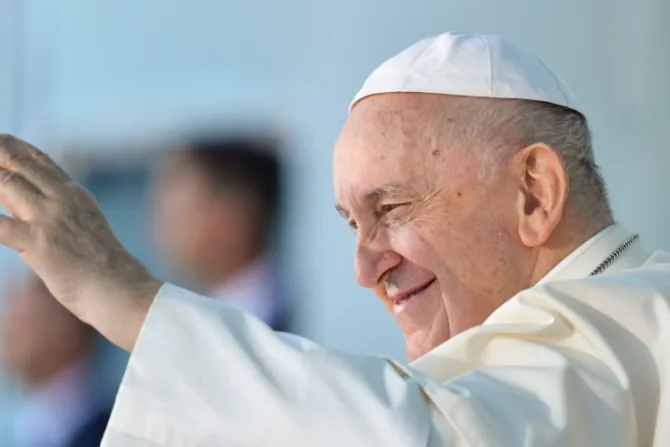 El Papa Francisco piensa designar un representante "puente" entre Rusia y Ucrania