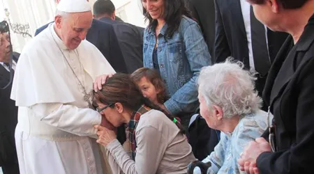Papa Francisco critica la falsa compasión de la eutanasia