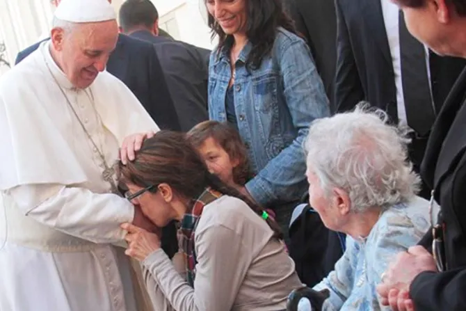 Papa Francisco critica la falsa compasión de la eutanasia