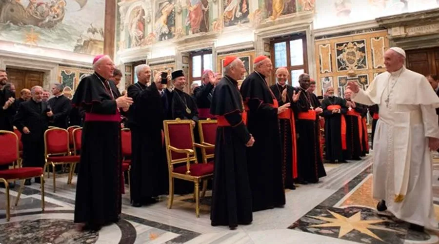 El Papa Francisco recibe a miembros del Pontificio Consejo para la Promoción de la Unidad de los Cristianos / Foto: L'Osservatore Romano?w=200&h=150