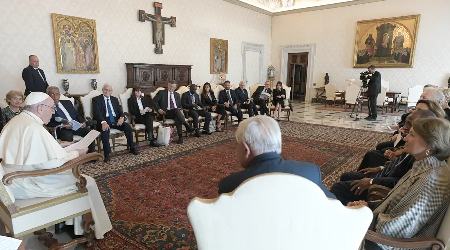 Papa Francisco con la Fundación "Leaders pour la Paix". Foto: Vatican Media?w=200&h=150