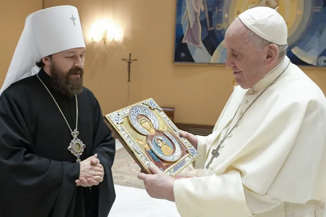 Papa Francisco se reúne en el Vaticano con el Metropolita Hilarion de Rusia