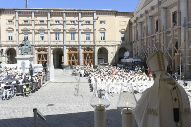 Papa Francisco invita a pedir a Dios la esperanza que va más allá de las dificultades
