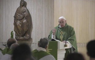 El Papa Francisco en la Misa de la Casa Santa Marta. Foto: Vatican Media  