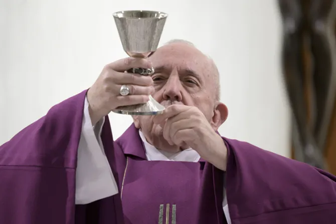 El Papa reza por los que sufren una sentencia injusta