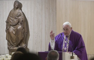 El Papa Francisco en la Misa de la Casa Santa Marta. Foto: Vatican Media  