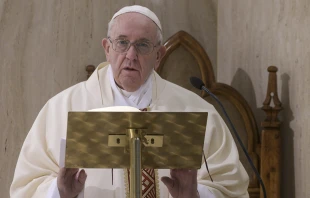 El Papa Francisco en la Misa de la Casa Santa Marta. Foto: Vatican Media  
