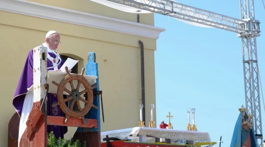 El Papa Francisco celebra Misa en Lampedusa. Foto: Vatican Media