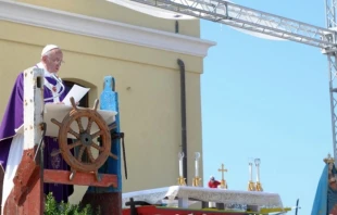 El Papa Francisco celebra Misa en Lampedusa. Foto: Vatican Media 