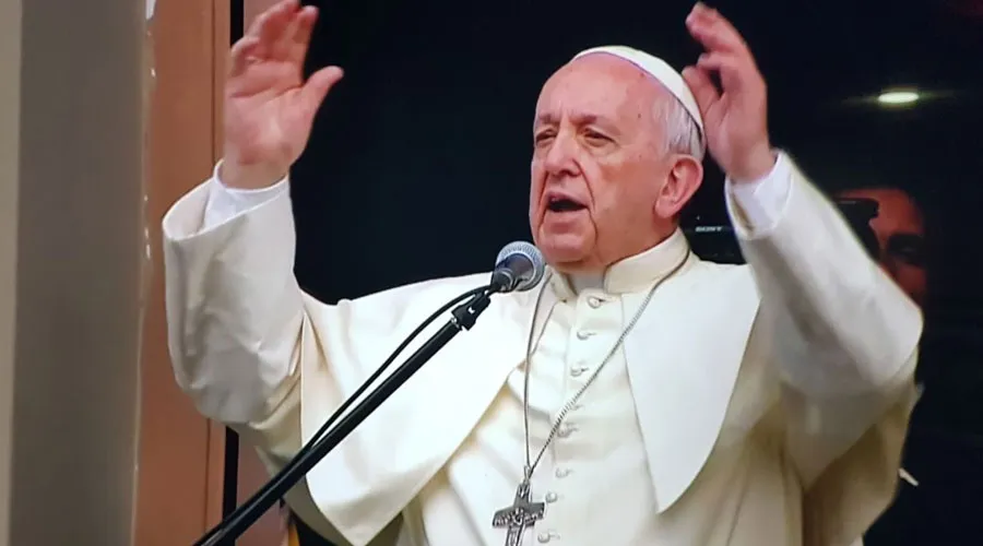 El Papa Francisco desde el balcón dela Nunciatura Apostólica en Perú. Captura Youtube?w=200&h=150