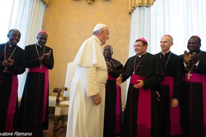 Papa Francisco aconseja a Obispos de África ante ideologías que destruyen la familia