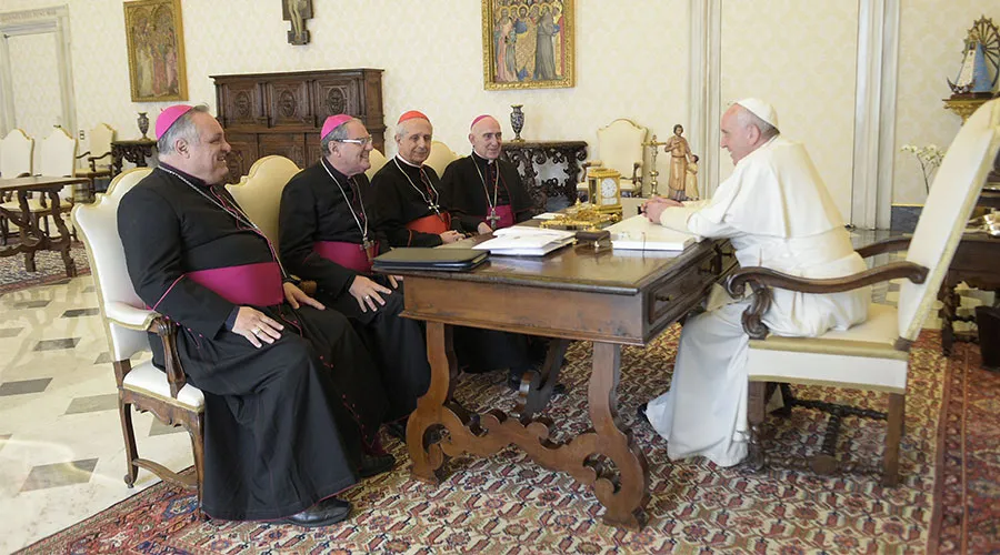 Papa Francisco en audiencia con obispos de Argentina. Foto: © Vatican Media/ACI Prensa. Todos los derechos reservados.