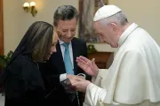 Papa Francisco renueva votos matrimoniales de “Palito” Ortega y Evangelina Salazar
