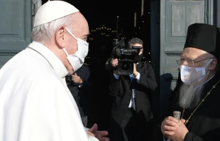 Imagen referencial. Papa Francisco con Patriarca Bartolomu00e9. Foto: Vatican Media 